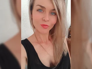 AussieMilfAkyra profile