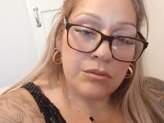 Bustymolls profile
