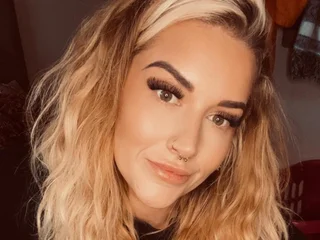 CurvyCammixo