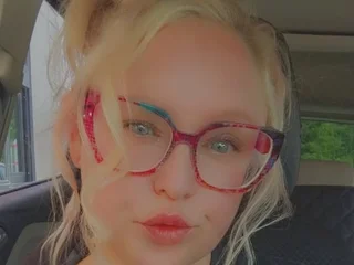 Megansayswhatt profile