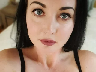 Melissa_Lauren