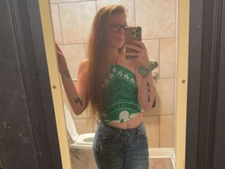 Poisonivyy95 profile