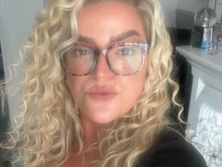 curlycherryuk profile